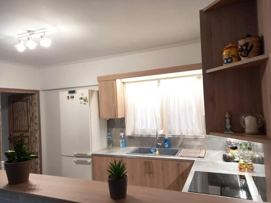 Άνετο Κεντρικό Διαμέρισμα Με 2 Υπνοδωμάτια Tripoli Zewnętrze zdjęcie